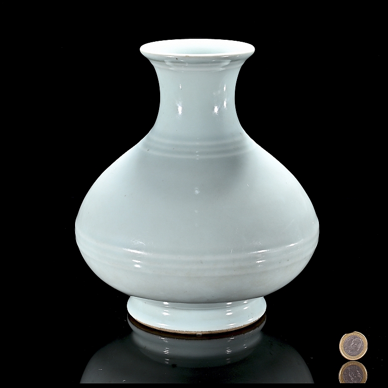 Vasija de porcelana con esmalte celadón, con marca Yongzheng