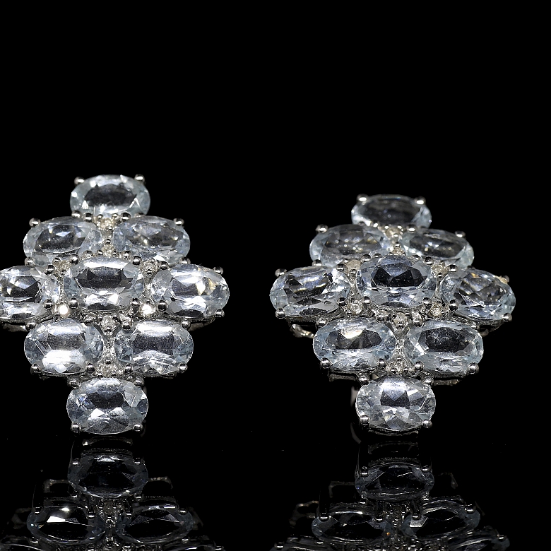 Pendientes de diamantes y aguamarinas en oro blanco de 18k