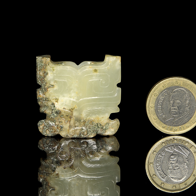 Colgante tallado en jade 