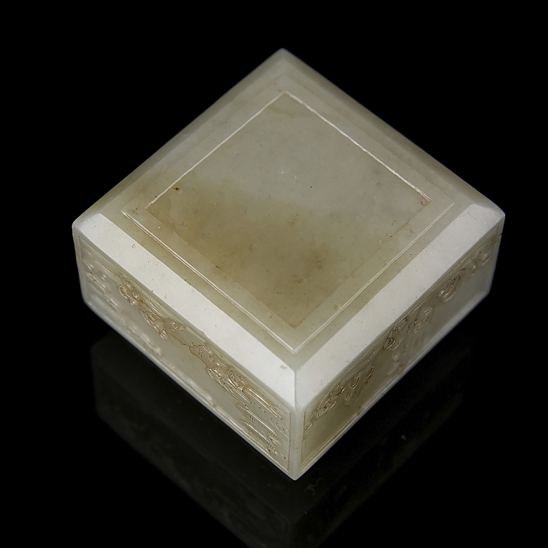 Recipiente de jade tallado 