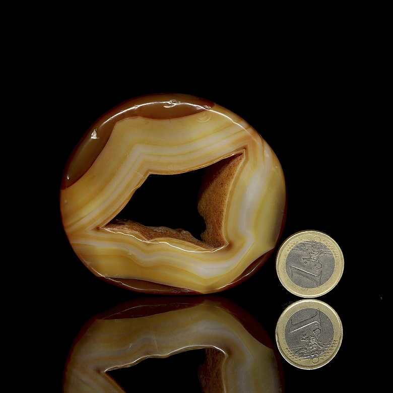 Colgante de ágata tallada, dinastía Zhou