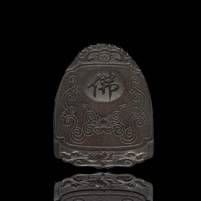 Placa de asta tallada