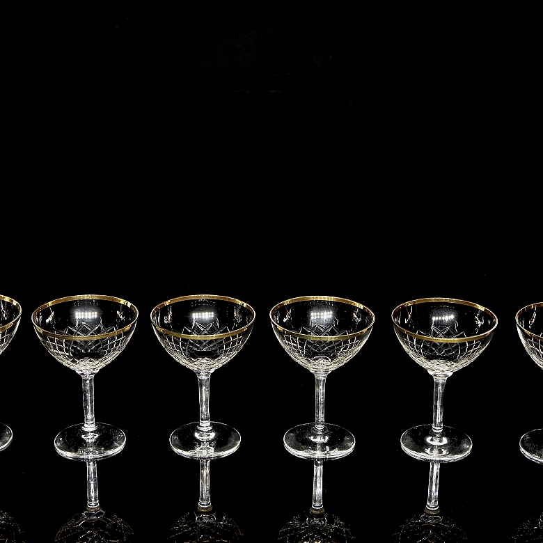 Conjunto de seis copas de licor con filo dorado, s.XX - 1