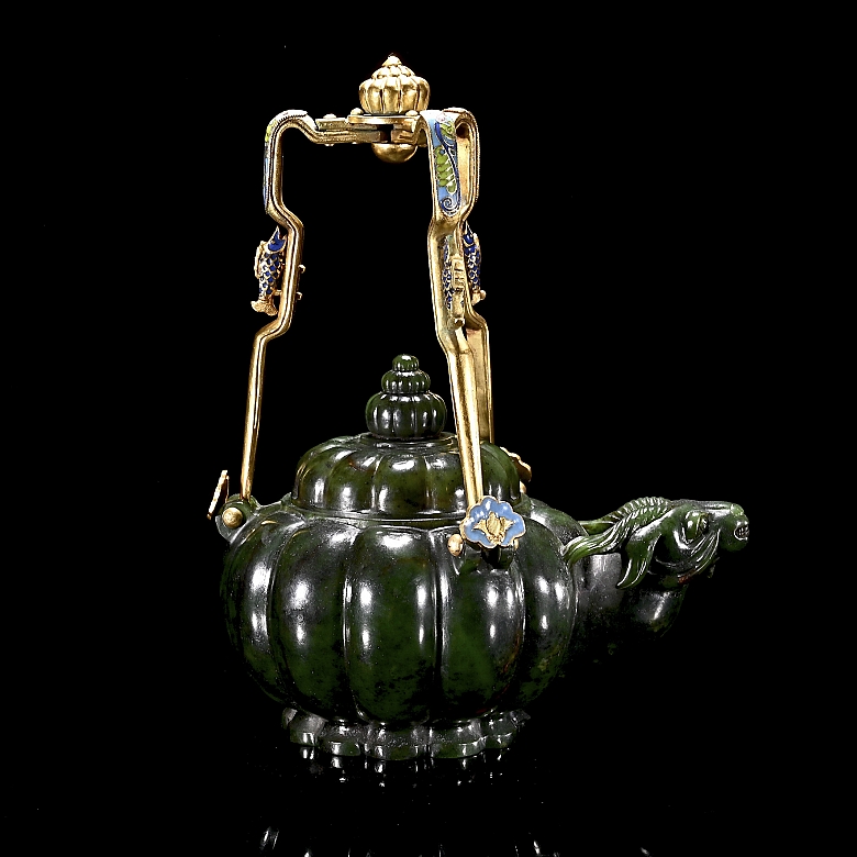 Tetera de jade espinaca y soporte cloisonné, con sello Qianlong
